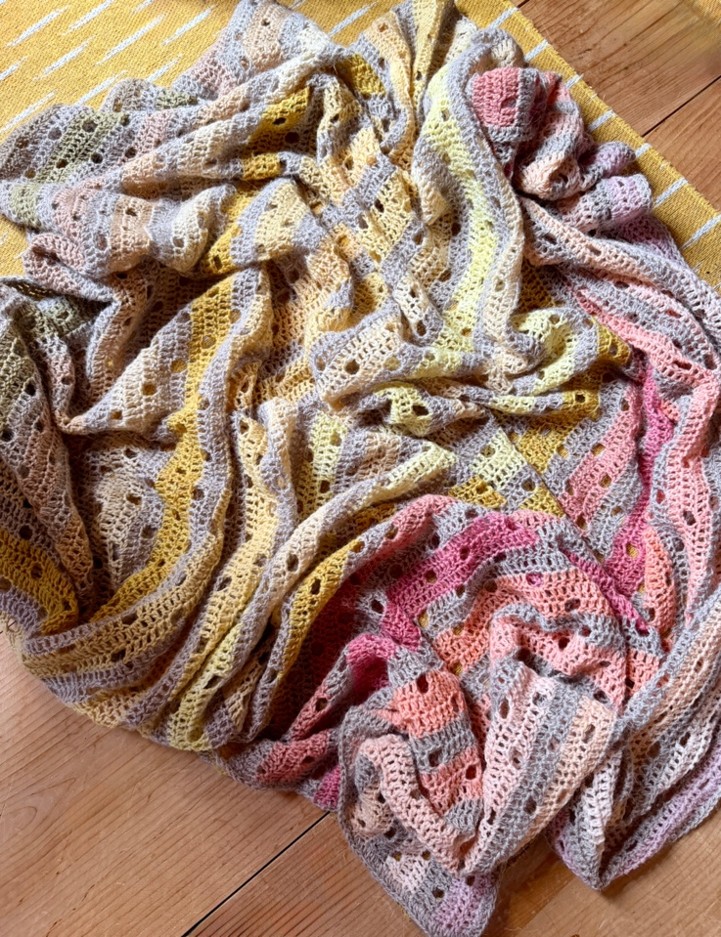 How to crochet a lightweight blanket for summertime